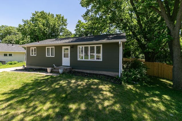 226 33rd Avenue, Moline, IL 51265