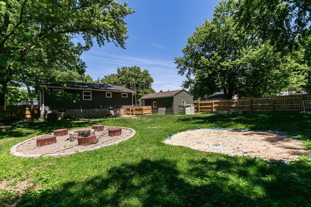 226 33rd Avenue, Moline, IL 51265
