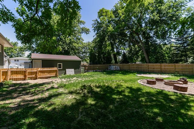 226 33rd Avenue, Moline, IL 51265