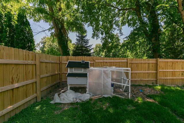 226 33rd Avenue, Moline, IL 51265