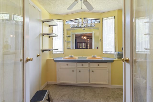 10325 Bekka Belle Cir, Bon Aqua, TN 37025