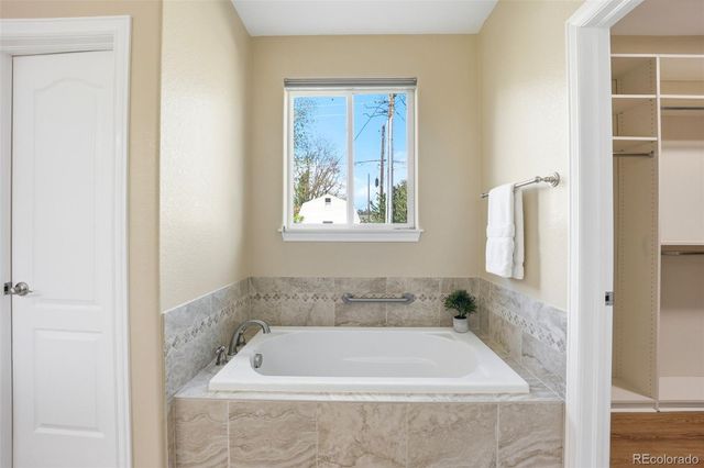 1175 S Balsam Street, Lakewood, CO 80232