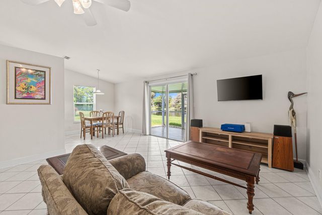 31 Misty Meadow Drive, Boynton Beach, FL 33436