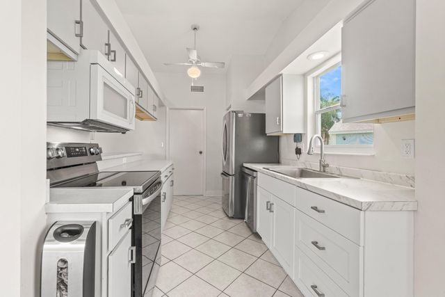31 Misty Meadow Drive, Boynton Beach, FL 33436