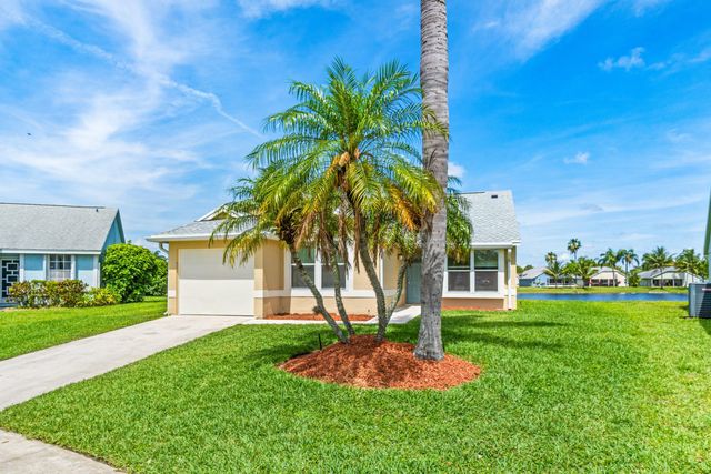 31 Misty Meadow Drive, Boynton Beach, FL 33436