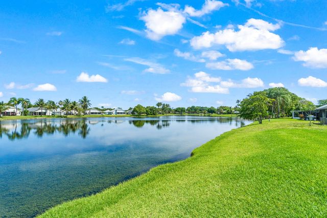 31 Misty Meadow Drive, Boynton Beach, FL 33436