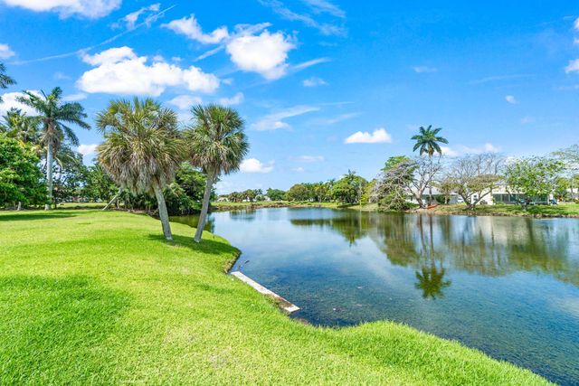 31 Misty Meadow Drive, Boynton Beach, FL 33436
