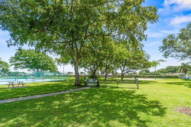 31 Misty Meadow Drive, Boynton Beach, FL 33436