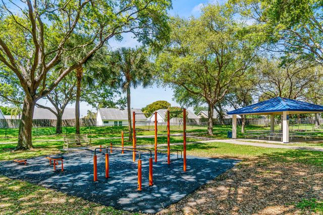 31 Misty Meadow Drive, Boynton Beach, FL 33436