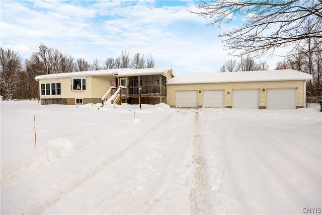 18 Biddlecum Road, Schroeppel, NY 13132