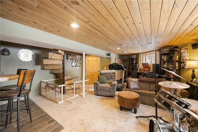 18 Biddlecum Road, Schroeppel, NY 13132