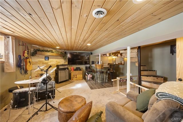 18 Biddlecum Road, Schroeppel, NY 13132