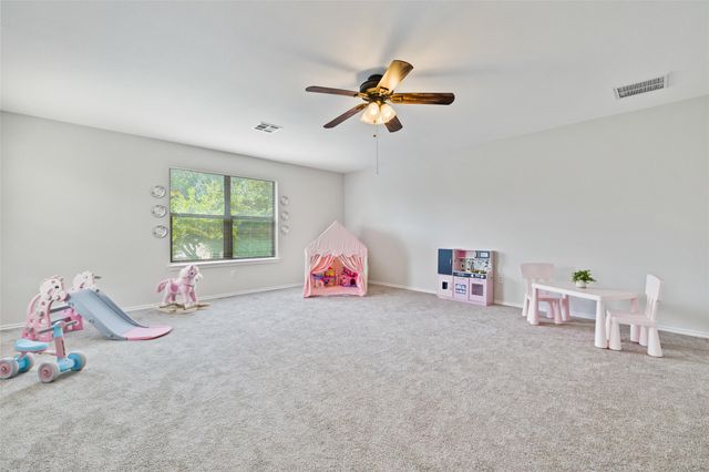 223 Woodlake DR, Georgetown, TX 78633