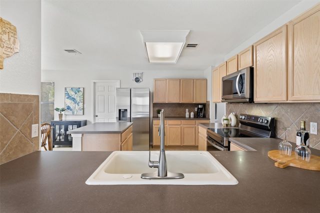 223 Woodlake DR, Georgetown, TX 78633