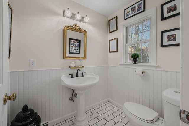 9 Essex Hills Drive, Essex, CT 06426