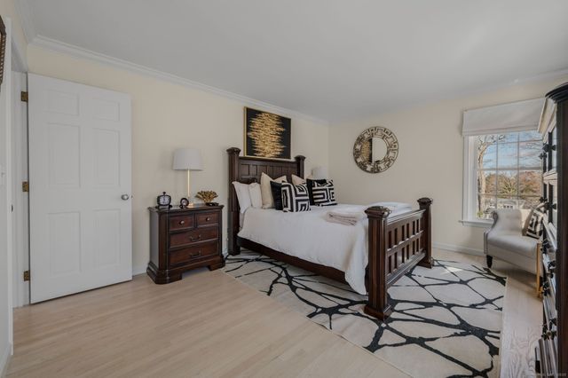 9 Essex Hills Drive, Essex, CT 06426