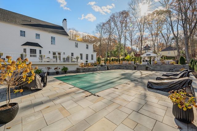 9 Essex Hills Drive, Essex, CT 06426