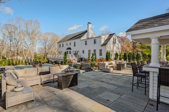 9 Essex Hills Drive, Essex, CT 06426