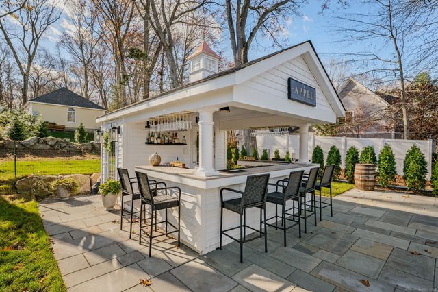 9 Essex Hills Drive, Essex, CT 06426