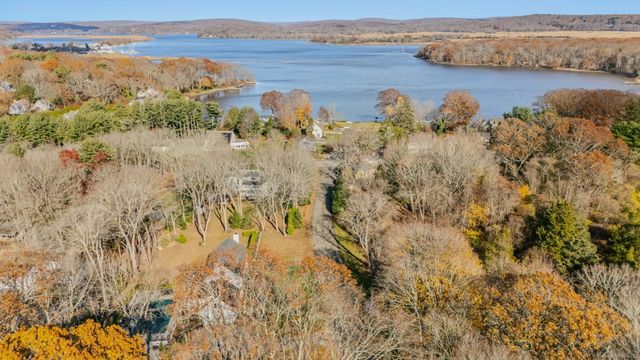 9 Essex Hills Drive, Essex, CT 06426