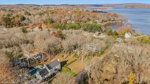 9 Essex Hills Drive, Essex, CT 06426