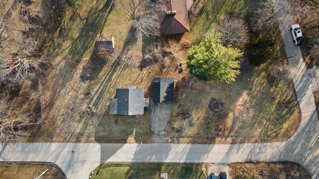 S67W18711 EMERALD DRIVE, Muskego, WI 53150