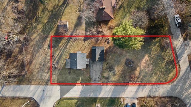 S67W18711 EMERALD DRIVE, Muskego, WI 53150