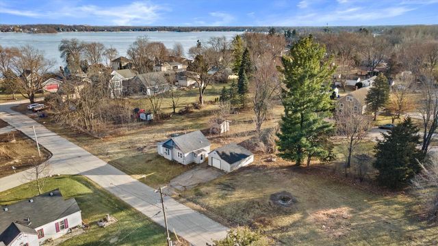 S67W18711 EMERALD DRIVE, Muskego, WI 53150