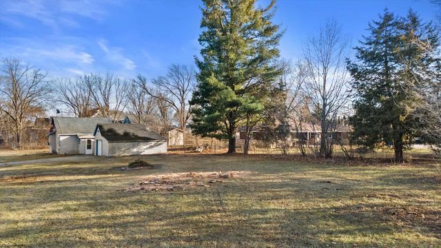 S67W18711 EMERALD DRIVE, Muskego, WI 53150
