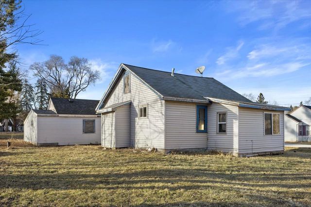 S67W18711 EMERALD DRIVE, Muskego, WI 53150