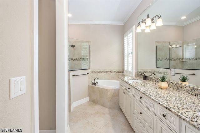12836 Kinross LN, Naples, FL 34120