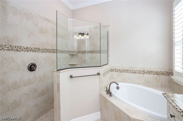 12836 Kinross LN, Naples, FL 34120