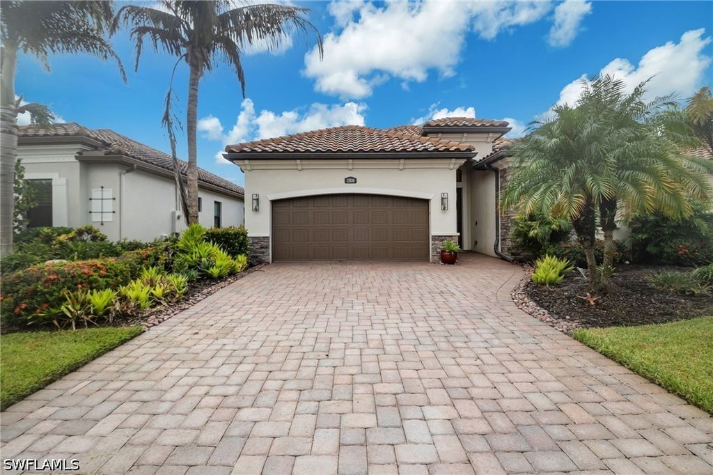 12836 Kinross LN, Naples, FL 34120
