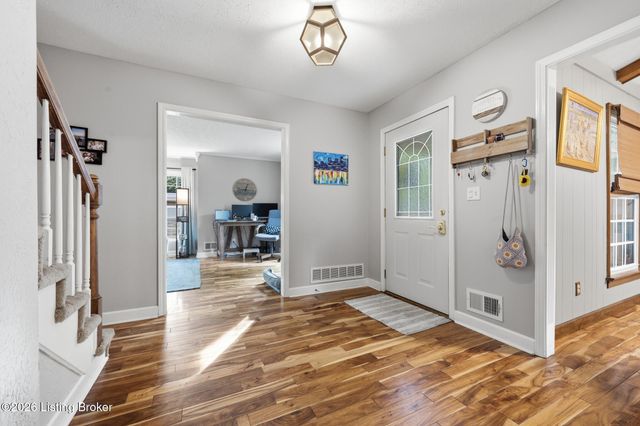1204 Carlimar Ln, Louisville, KY 40222