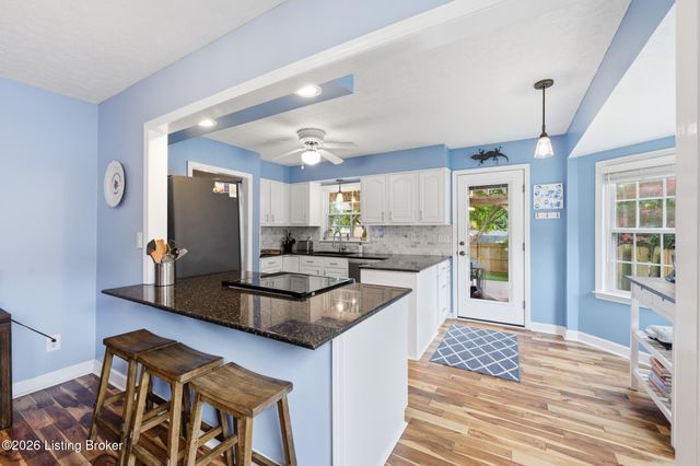 1204 Carlimar Ln, Louisville, KY 40222