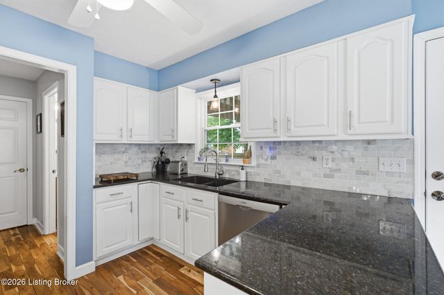 1204 Carlimar Ln, Louisville, KY 40222