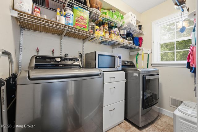 1204 Carlimar Ln, Louisville, KY 40222