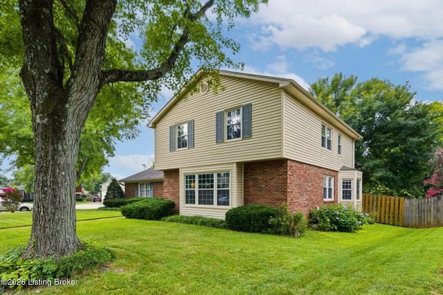 1204 Carlimar Ln, Louisville, KY 40222