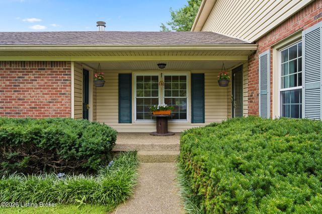 1204 Carlimar Ln, Louisville, KY 40222