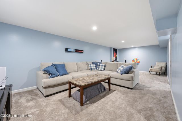 1204 Carlimar Ln, Louisville, KY 40222