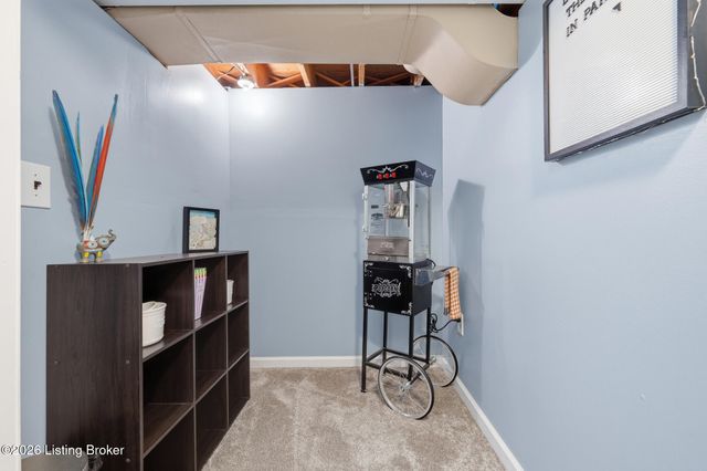 1204 Carlimar Ln, Louisville, KY 40222