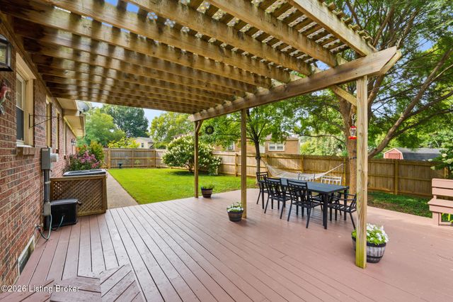 1204 Carlimar Ln, Louisville, KY 40222
