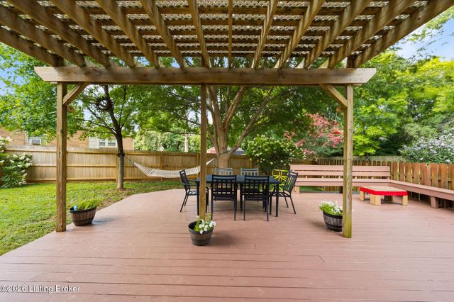 1204 Carlimar Ln, Louisville, KY 40222