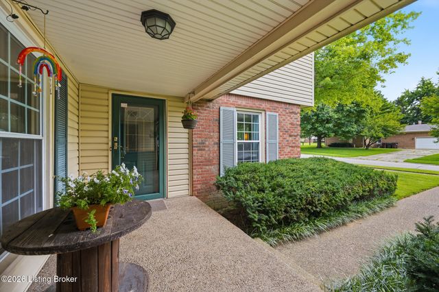 1204 Carlimar Ln, Louisville, KY 40222