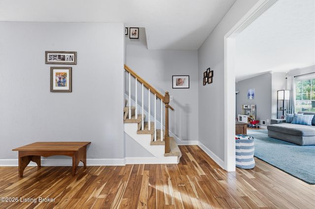 1204 Carlimar Ln, Louisville, KY 40222