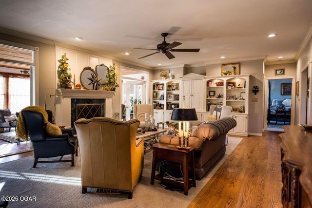 2012 Beau Drive, Carthage, MO 64836