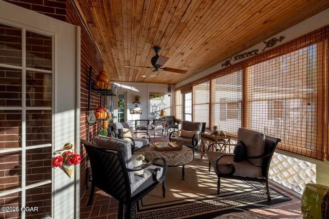 2012 Beau Drive, Carthage, MO 64836