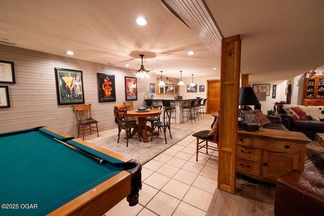 2012 Beau Drive, Carthage, MO 64836