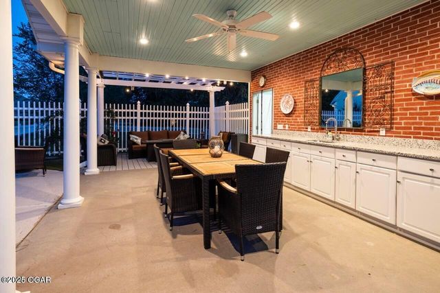 2012 Beau Drive, Carthage, MO 64836