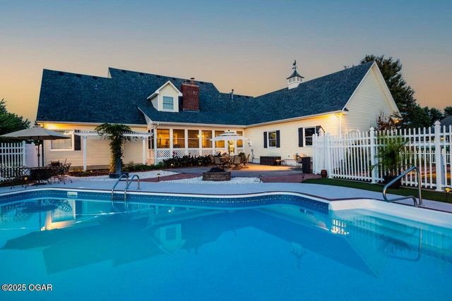 2012 Beau Drive, Carthage, MO 64836